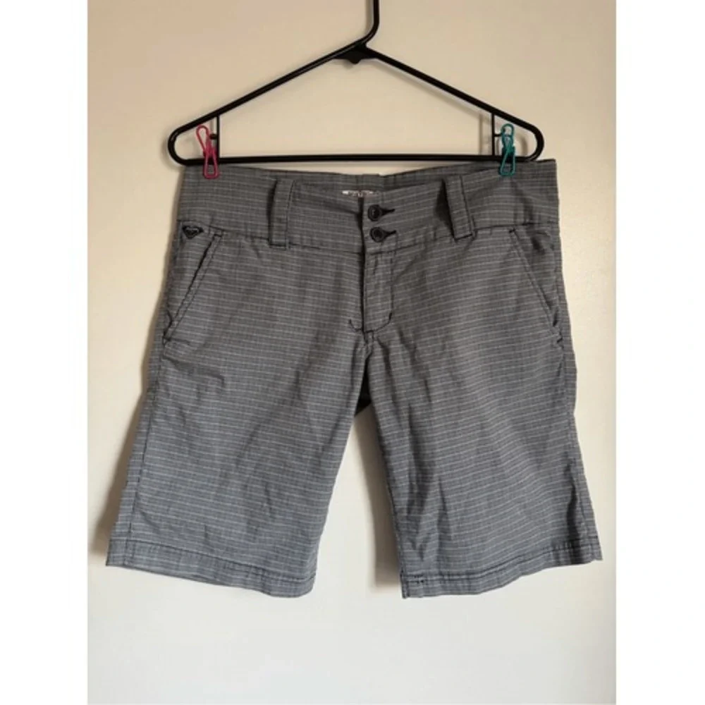 Vintage Roxy Womens grey plaid low rise knee‎ length sz 7 shorts Avril Lavigne
